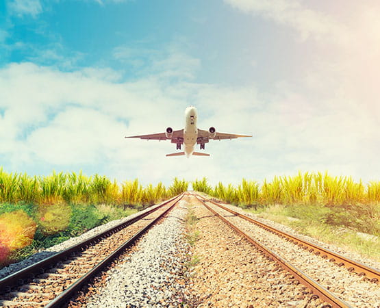 un avion qui décolle