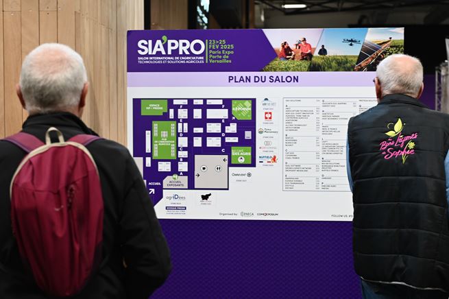 Visual illustrating the ‘Your logo on the SIA'PRO plans’ communication tool